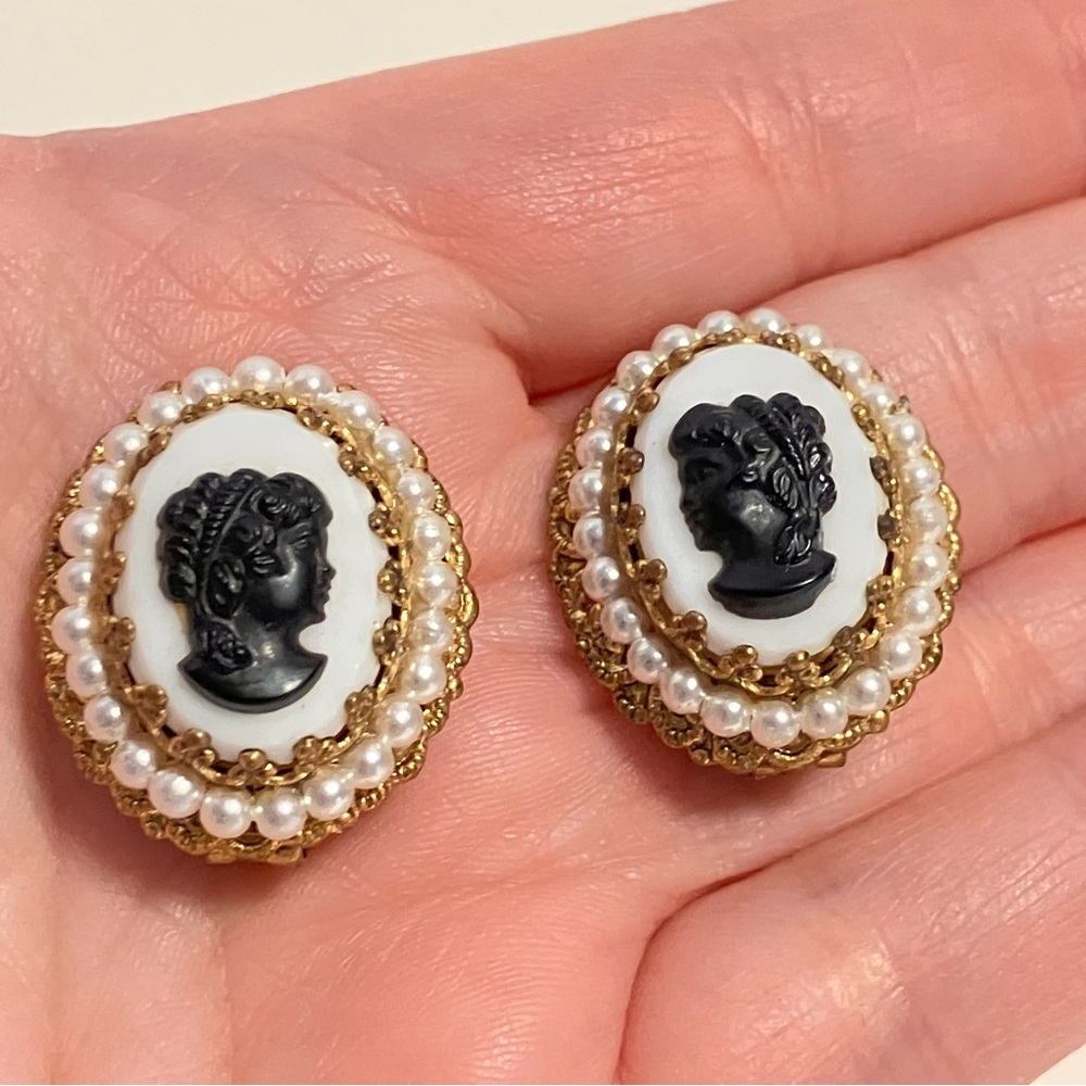 Faux Cameo Clip On Earrings